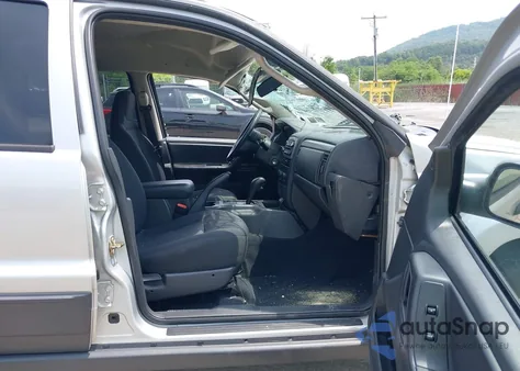 2004 Jeep Grand Cherokee Laredo z USA, uszkodzony, nr VIN 1J4GW48SX4C367268